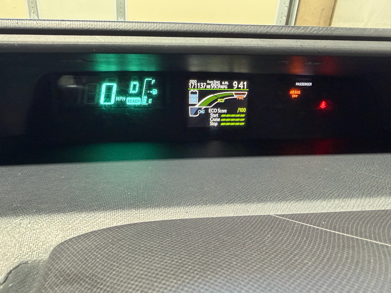 Toyota Prius c 5dr HB Three (Natl) 2013