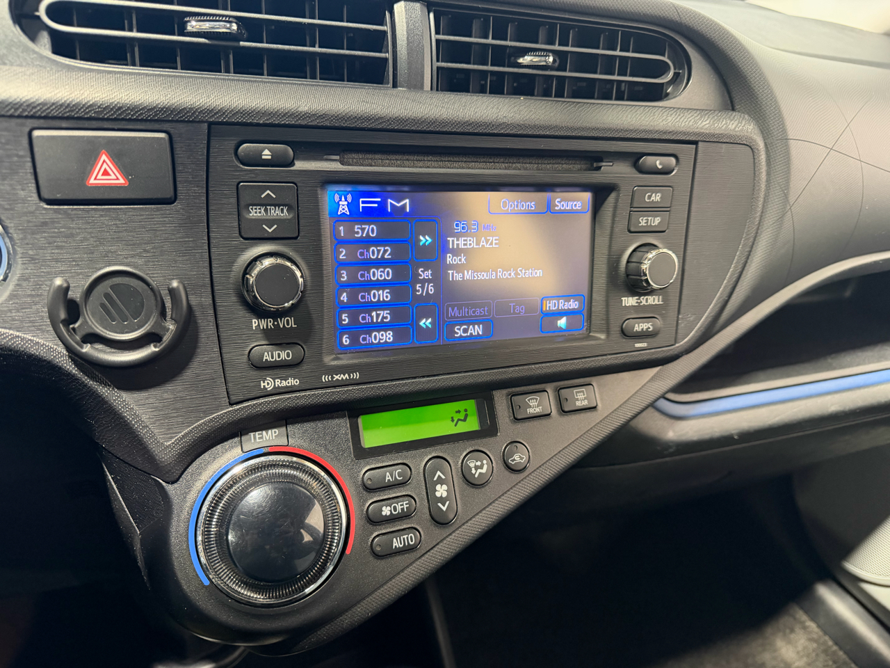 Toyota Prius c 5dr HB Three (Natl) 2013