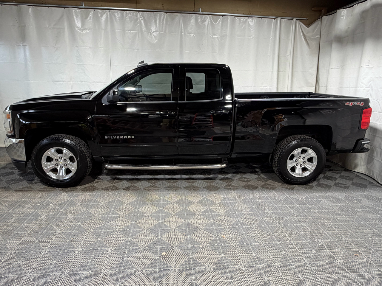 Chevrolet Silverado 1500 4WD Double Cab 143.5" LT w/1LT 2017