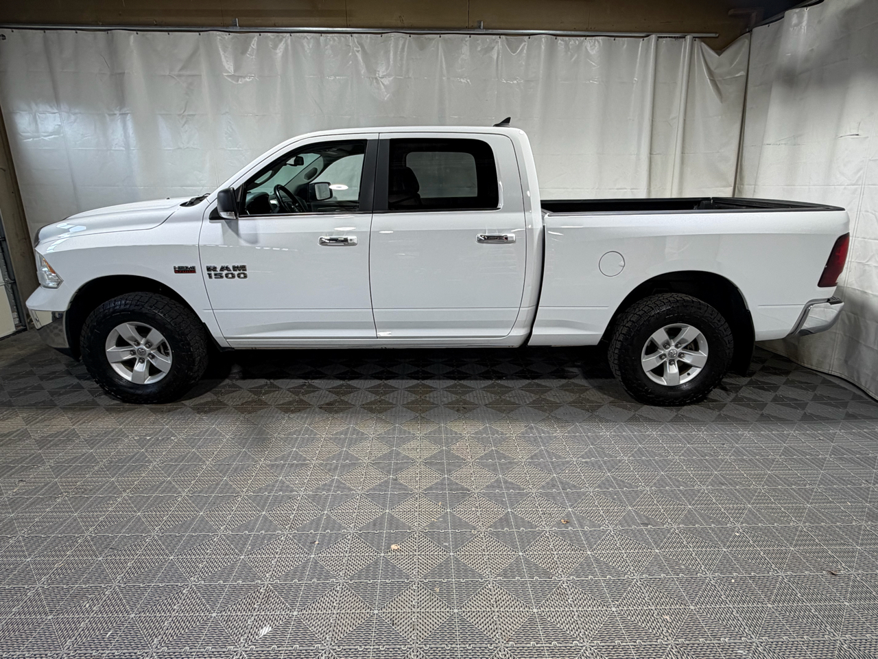 RAM 1500 Big Horn 4x4 Crew Cab 5'7" Box 2018