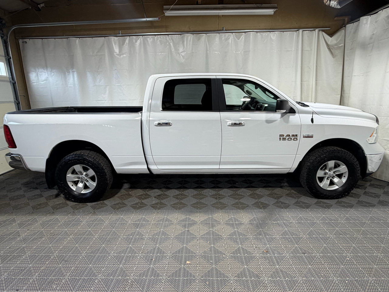 RAM 1500 Big Horn 4x4 Crew Cab 5'7" Box 2018