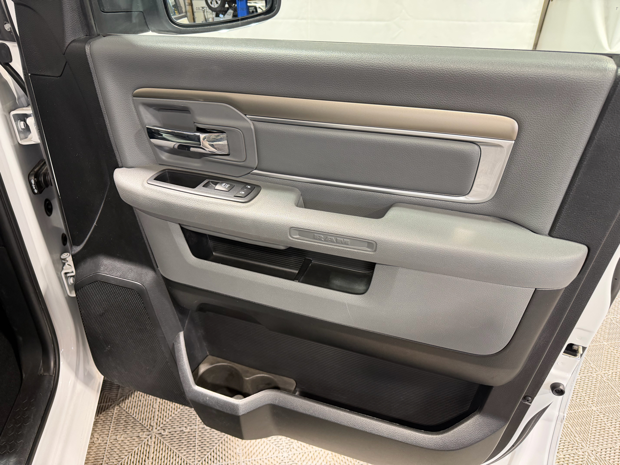 RAM 1500 Big Horn 4x4 Crew Cab 5'7" Box 2018