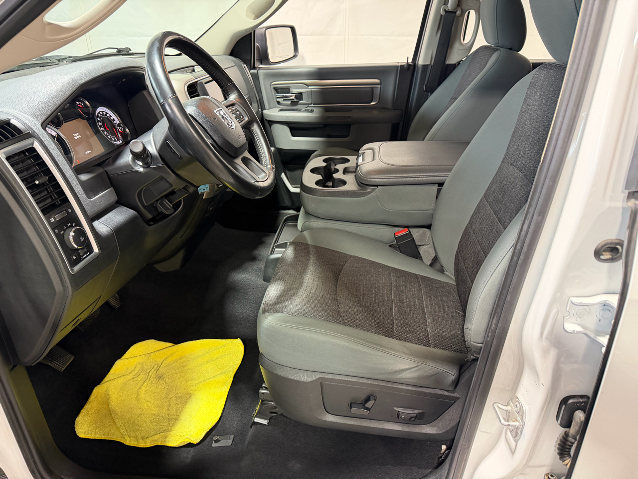 RAM 1500 Big Horn 4x4 Crew Cab 5'7" Box 2018