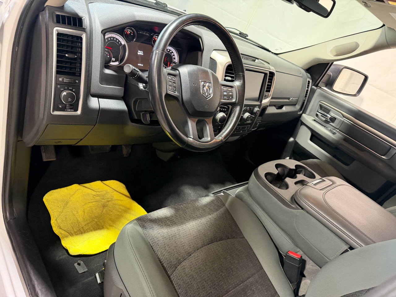 RAM 1500 Big Horn 4x4 Crew Cab 5'7" Box 2018