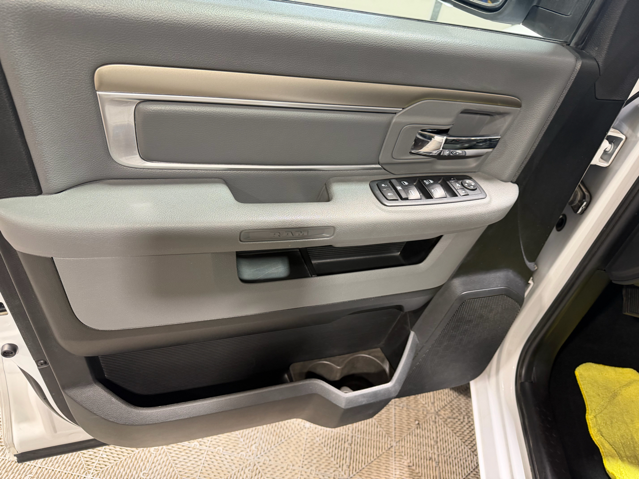 RAM 1500 Big Horn 4x4 Crew Cab 5'7" Box 2018