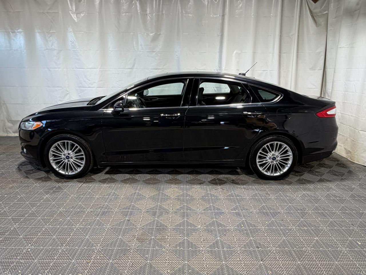 Ford Fusion 4dr Sdn SE FWD 2014