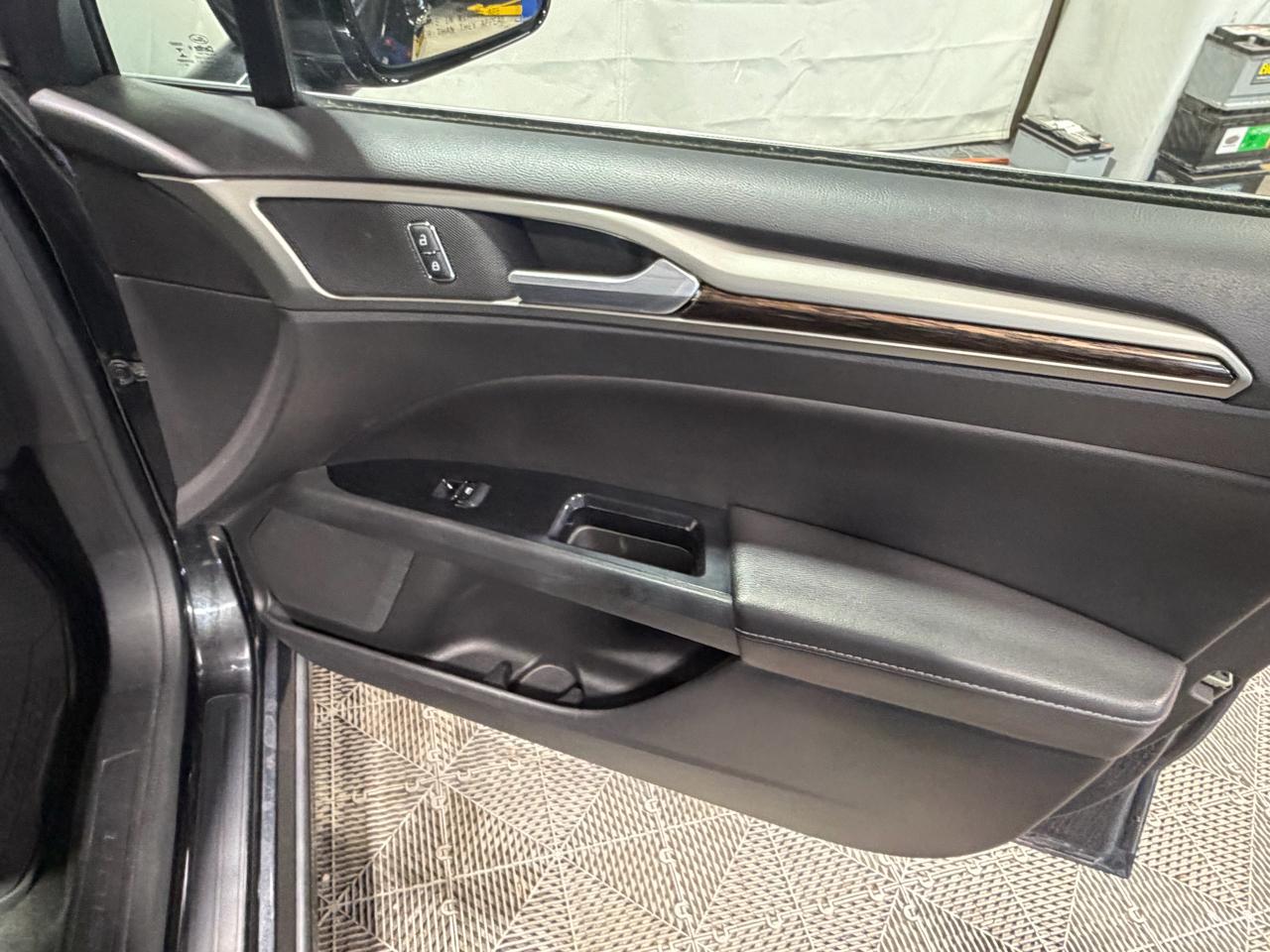 Ford Fusion 4dr Sdn SE FWD 2014