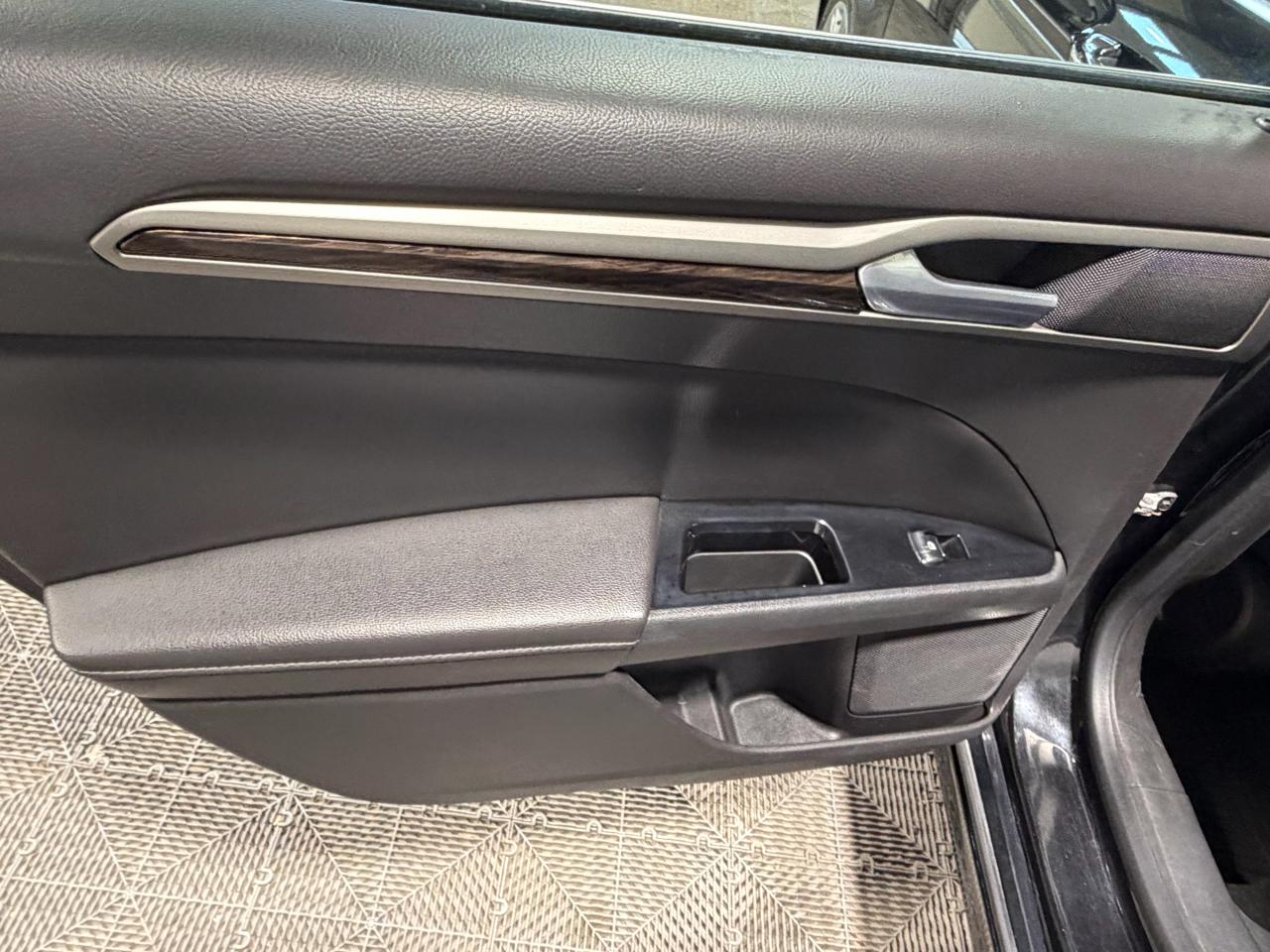 Ford Fusion 4dr Sdn SE FWD 2014