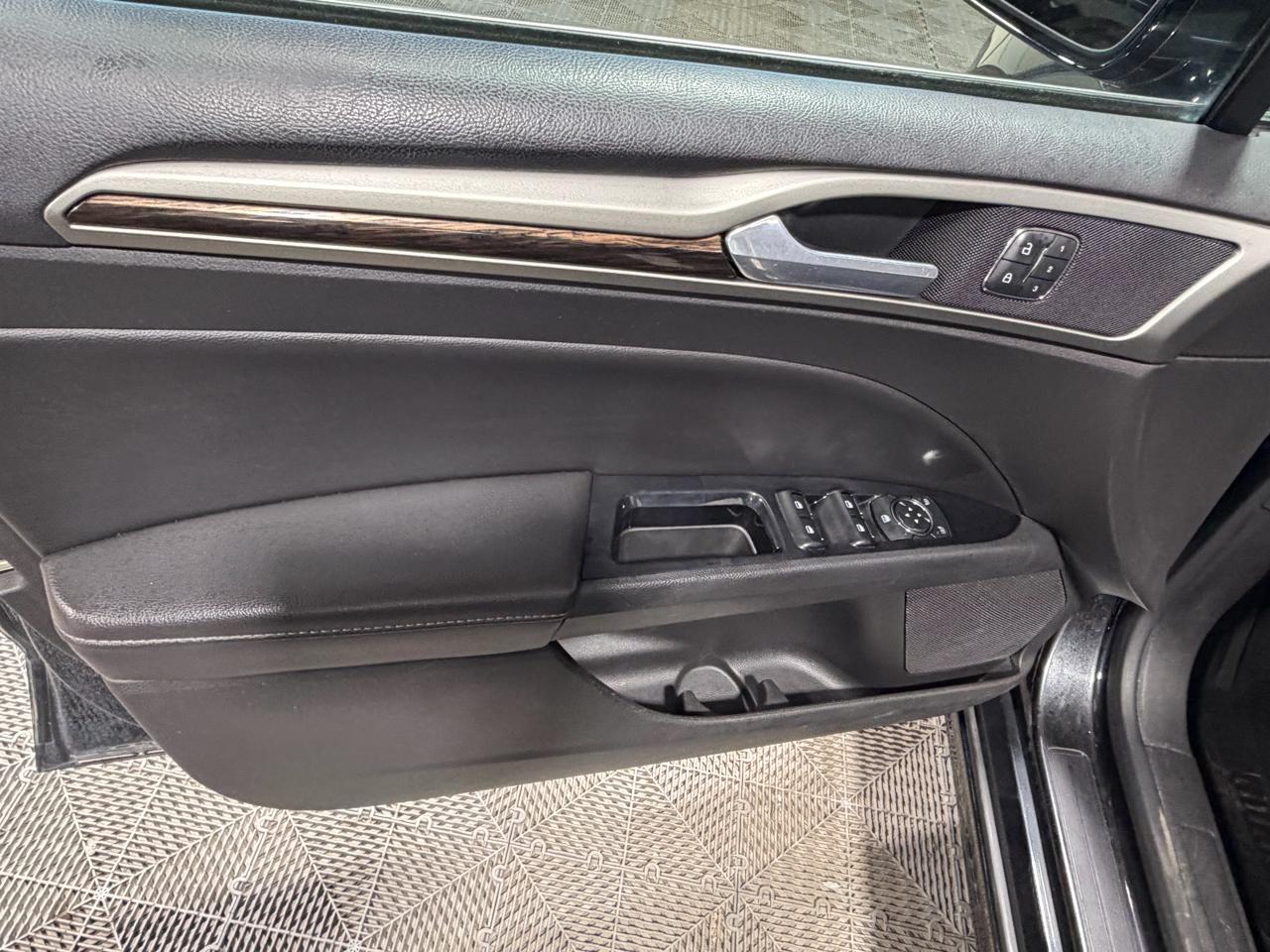 Ford Fusion 4dr Sdn SE FWD 2014