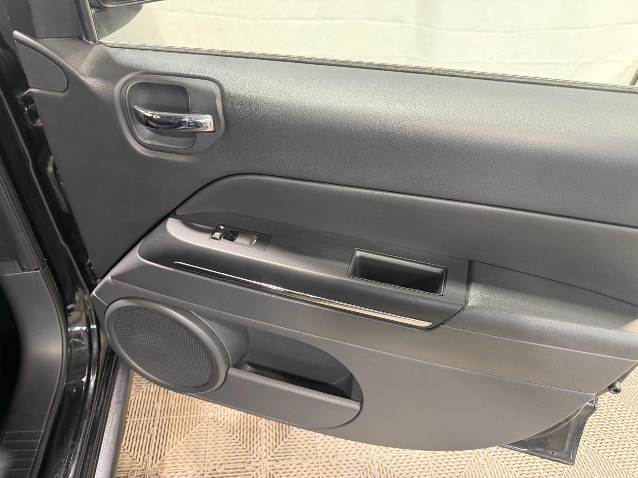 Jeep Compass 4WD 4dr Limited 2012