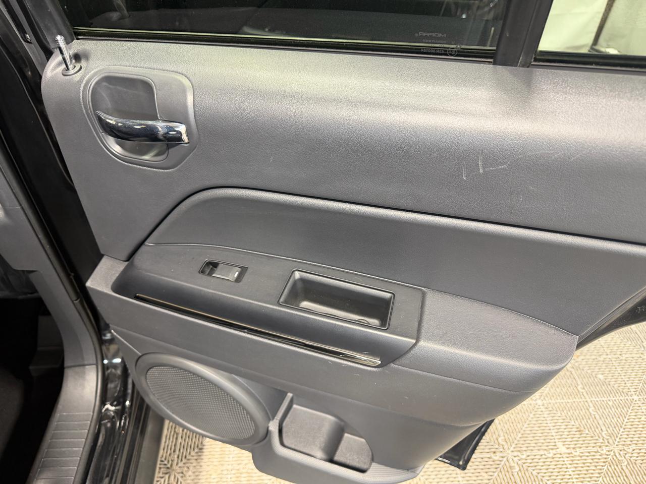 Jeep Compass 4WD 4dr Limited 2012