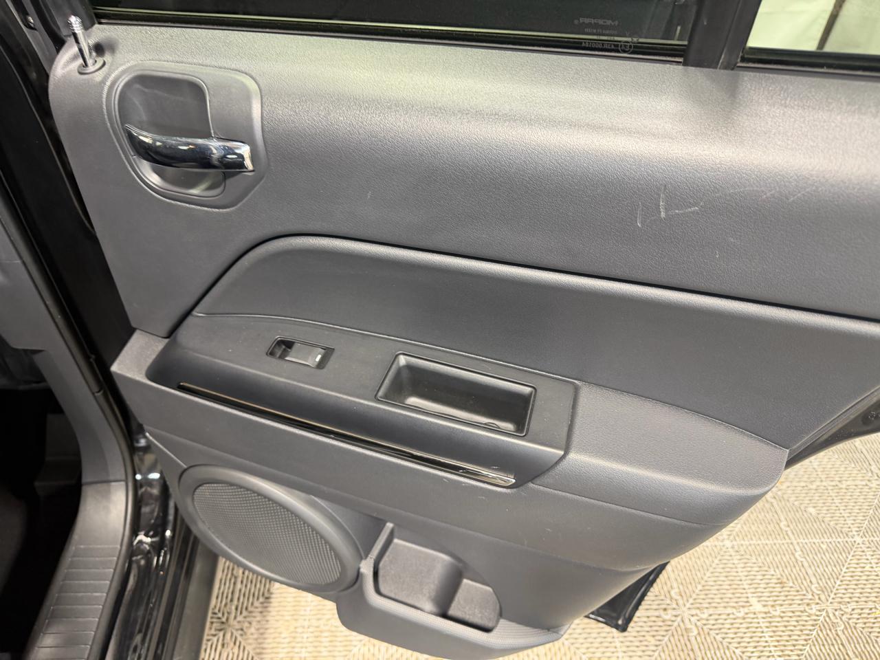 Jeep Compass 4WD 4dr Limited 2012