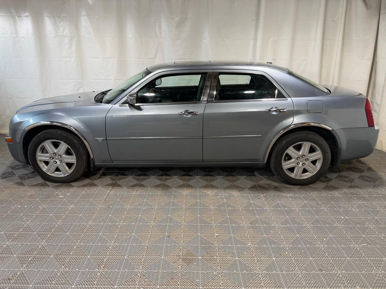 Chrysler 300 4dr Sdn 300C AWD 2006