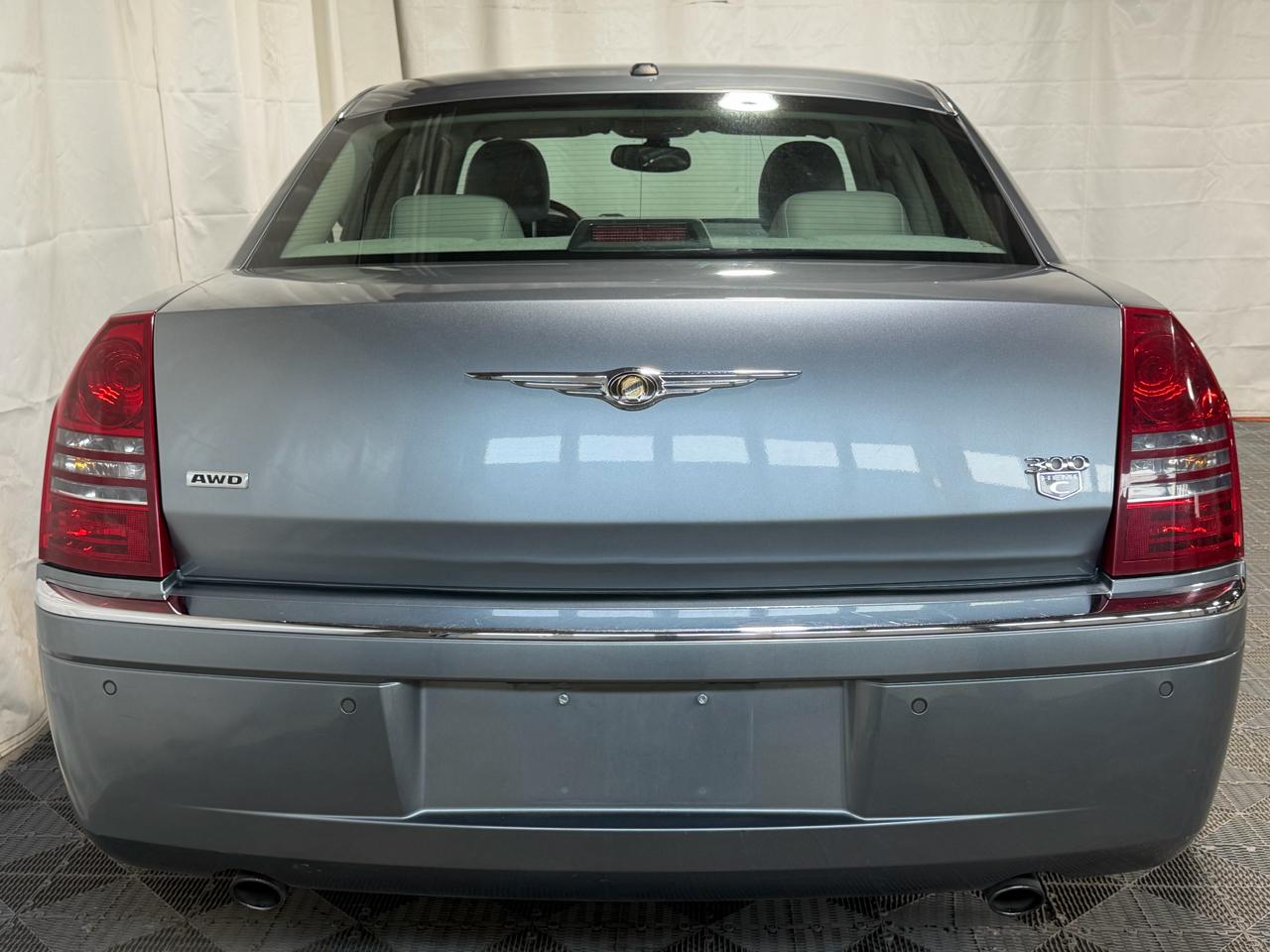 Chrysler 300 4dr Sdn 300C AWD 2006