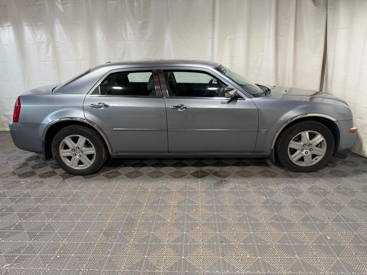 Chrysler 300 4dr Sdn 300C AWD 2006