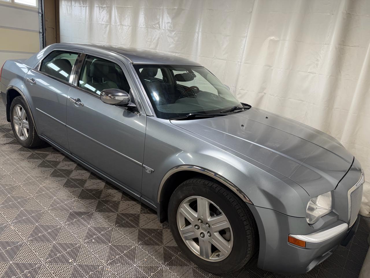 Chrysler 300 4dr Sdn 300C AWD 2006