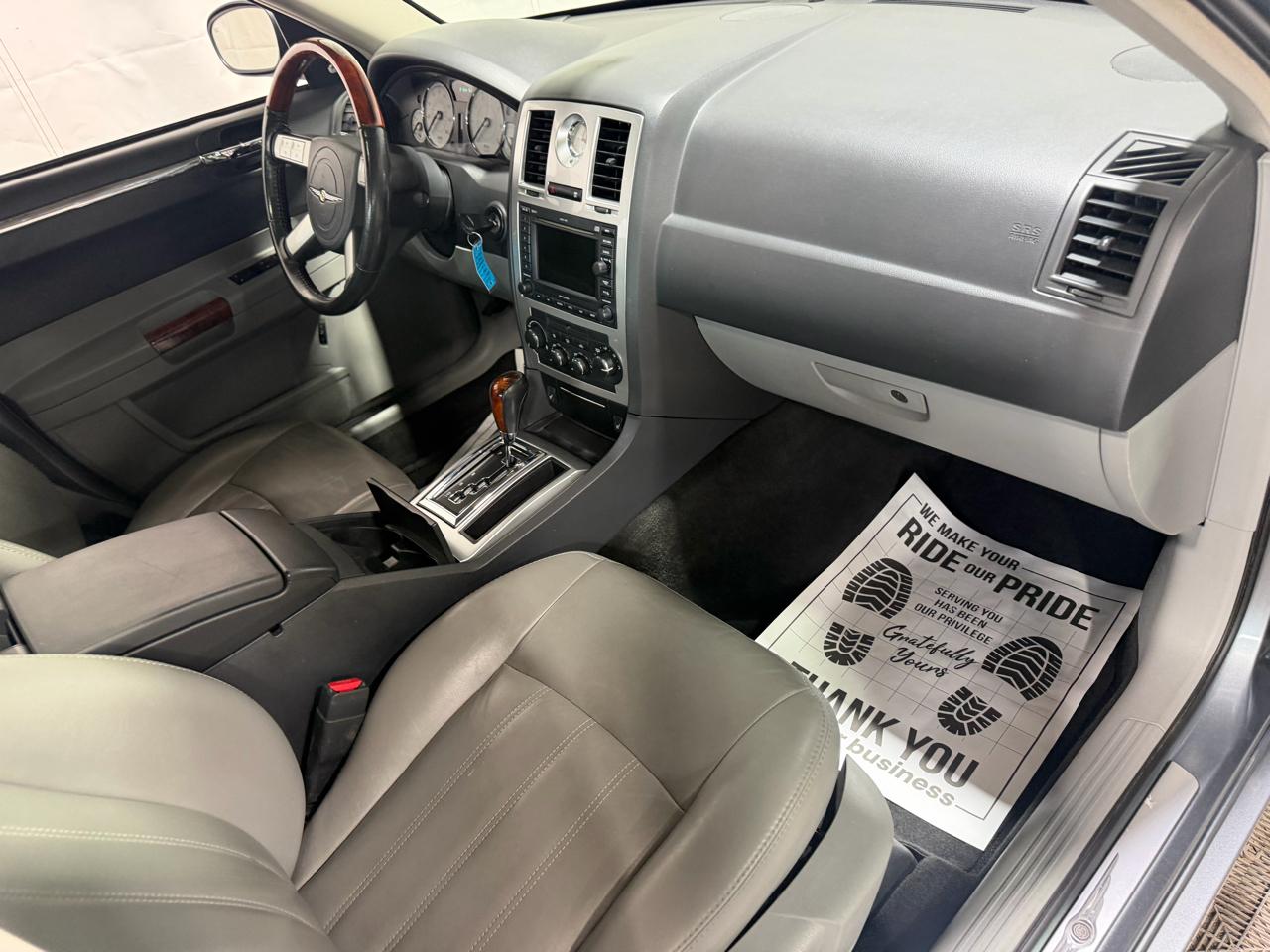Chrysler 300 4dr Sdn 300C AWD 2006