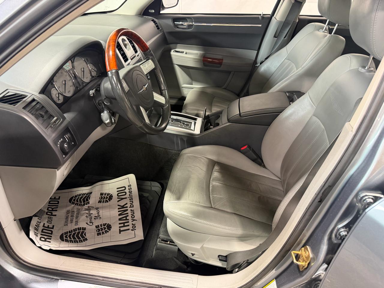 Chrysler 300 4dr Sdn 300C AWD 2006