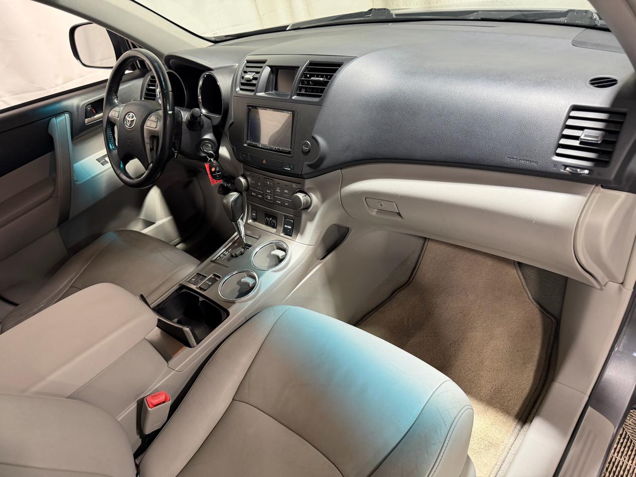 Toyota Highlander 4WD 4dr V6 SE (Natl) 2010