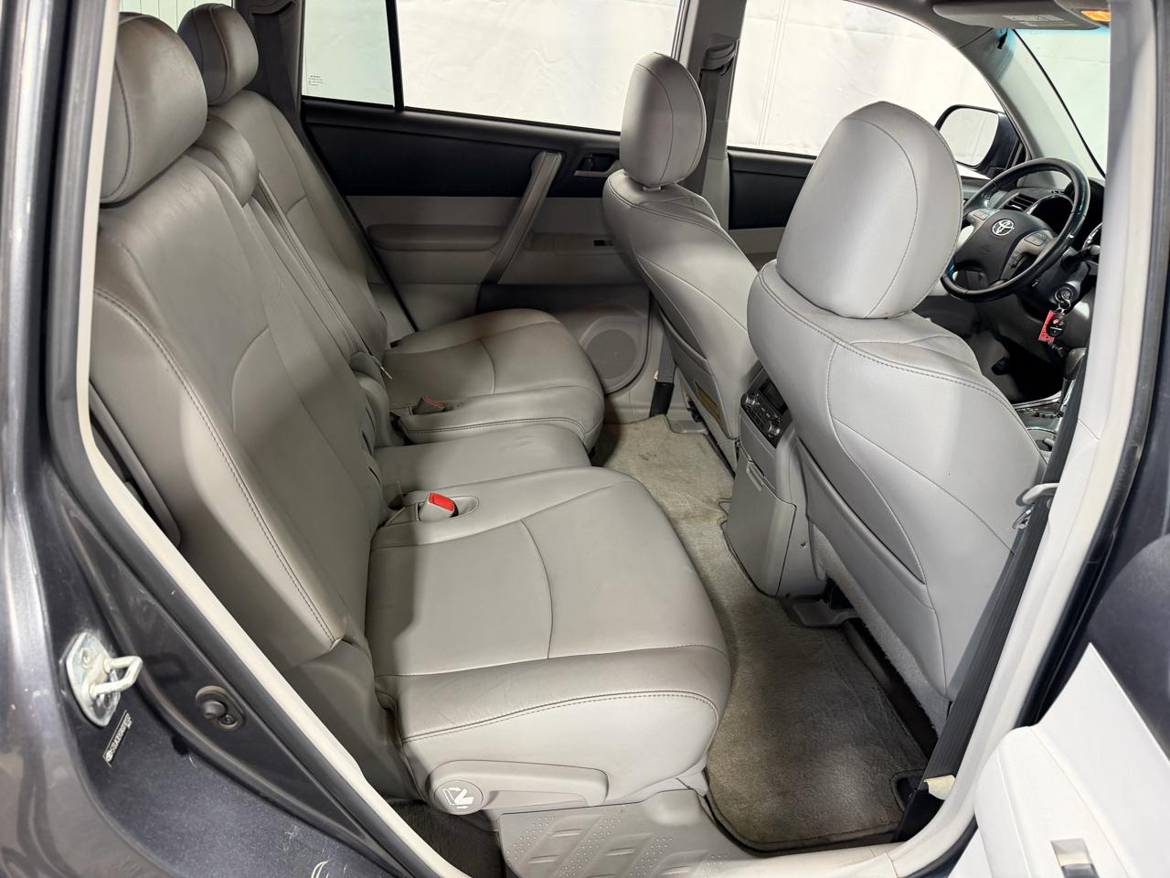 Toyota Highlander 4WD 4dr V6 SE (Natl) 2010
