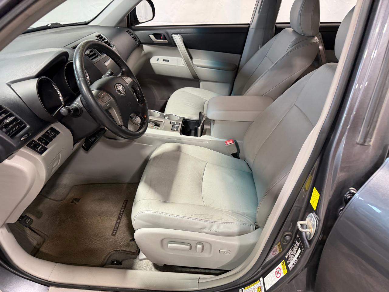 Toyota Highlander 4WD 4dr V6 SE (Natl) 2010