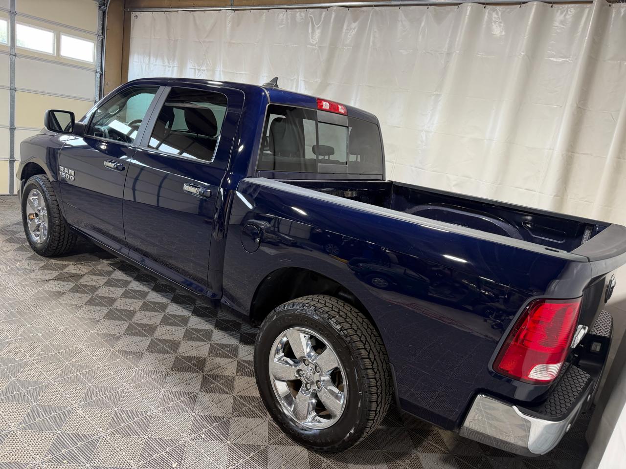 RAM 1500 Big Horn 4x4 Crew Cab 5'7" Box 2018