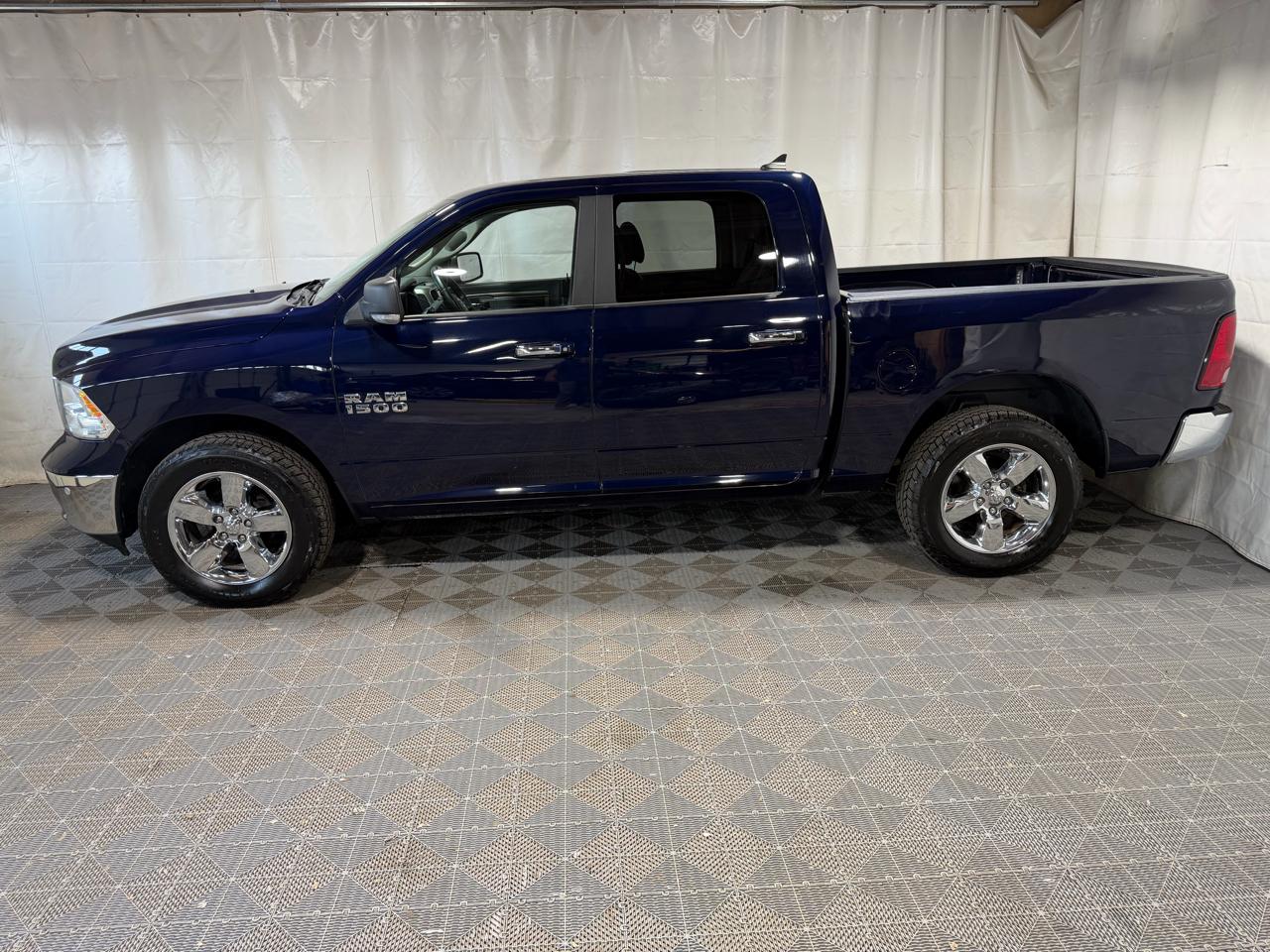 RAM 1500 Big Horn 4x4 Crew Cab 5'7" Box 2018