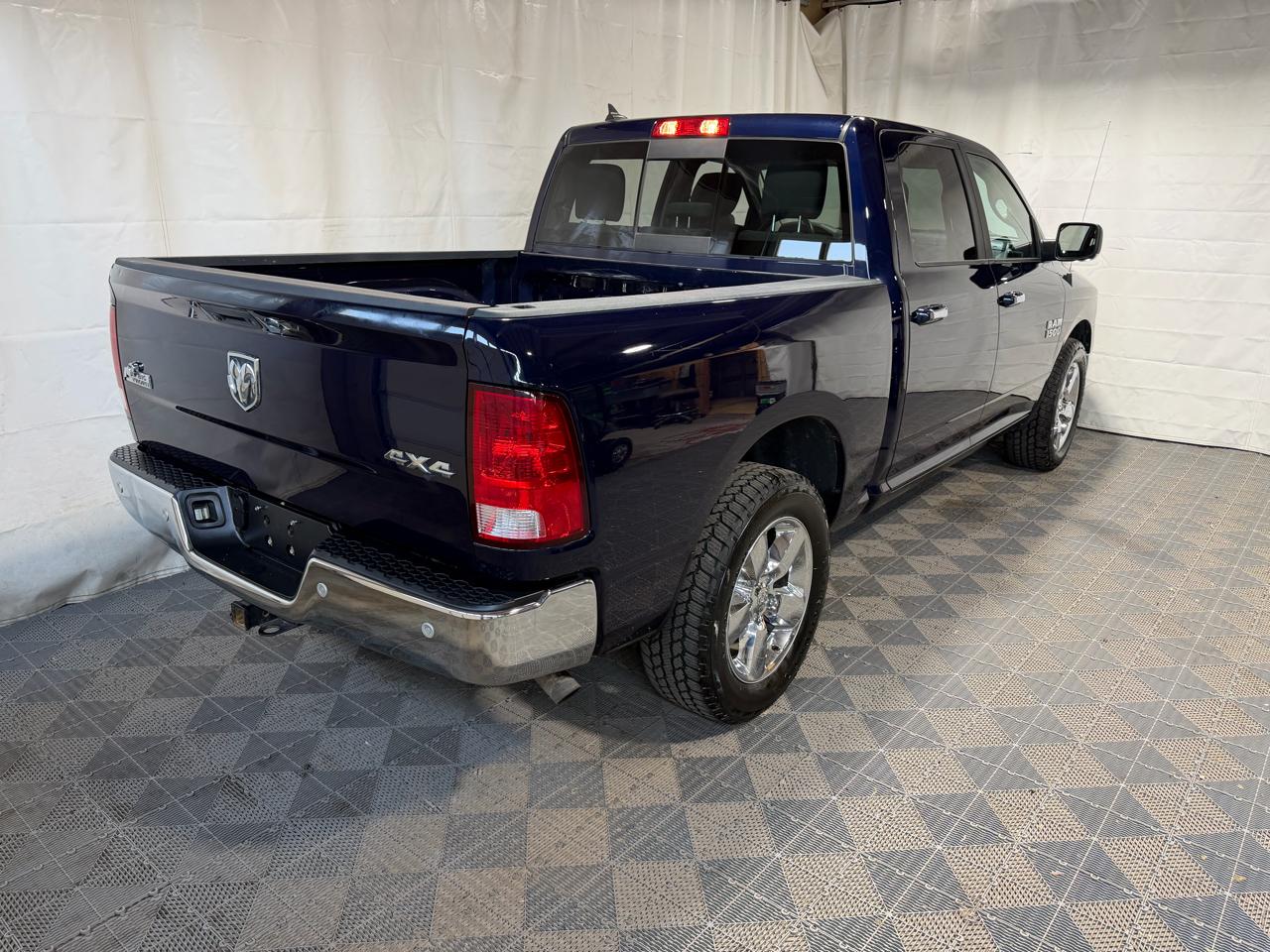RAM 1500 Big Horn 4x4 Crew Cab 5'7" Box 2018