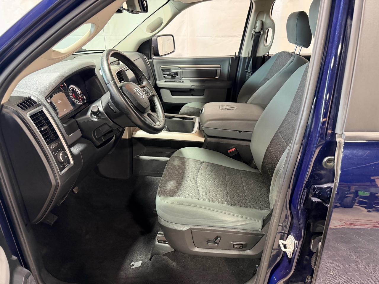 RAM 1500 Big Horn 4x4 Crew Cab 5'7" Box 2018