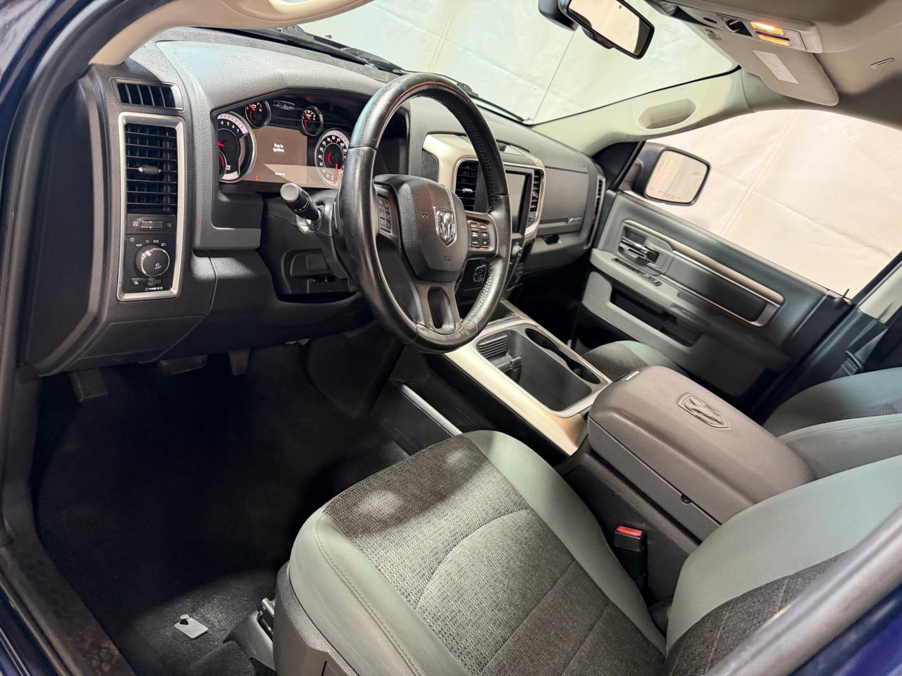 RAM 1500 Big Horn 4x4 Crew Cab 5'7" Box 2018