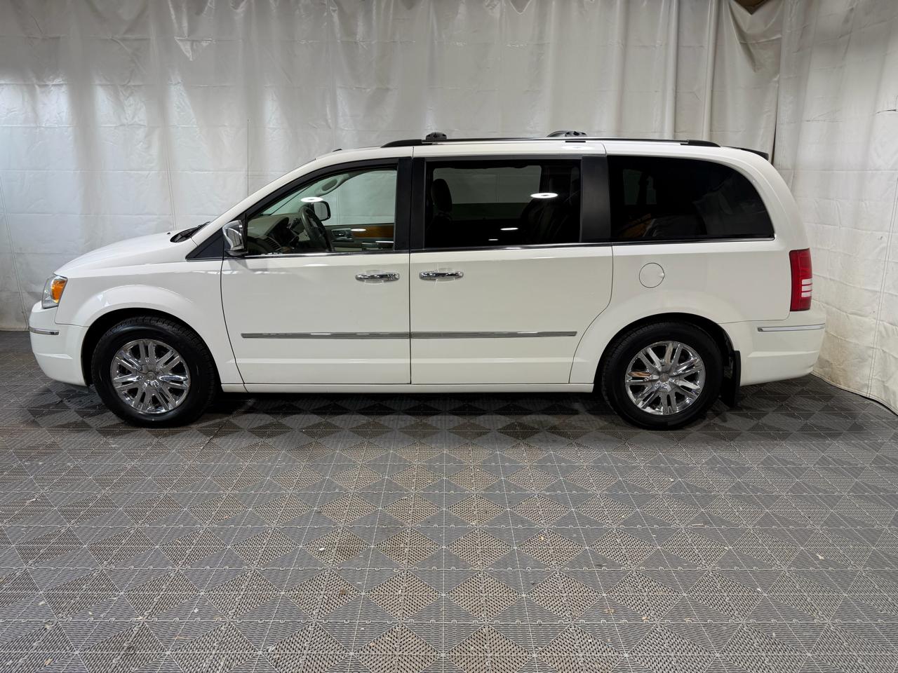 Chrysler Town & Country 4dr Wgn Limited 2008