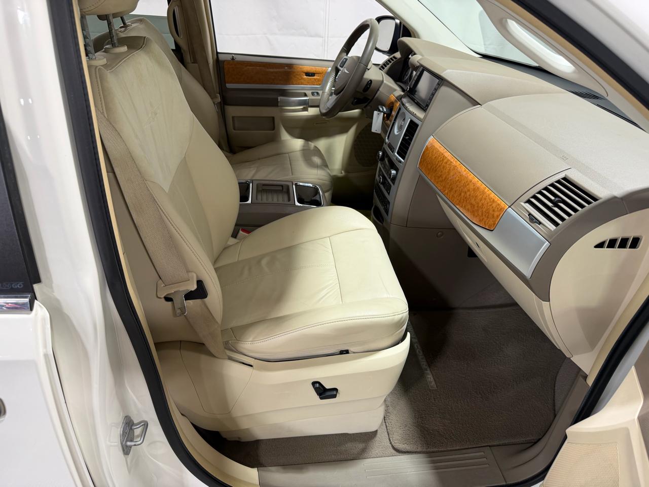 Chrysler Town & Country 4dr Wgn Limited 2008