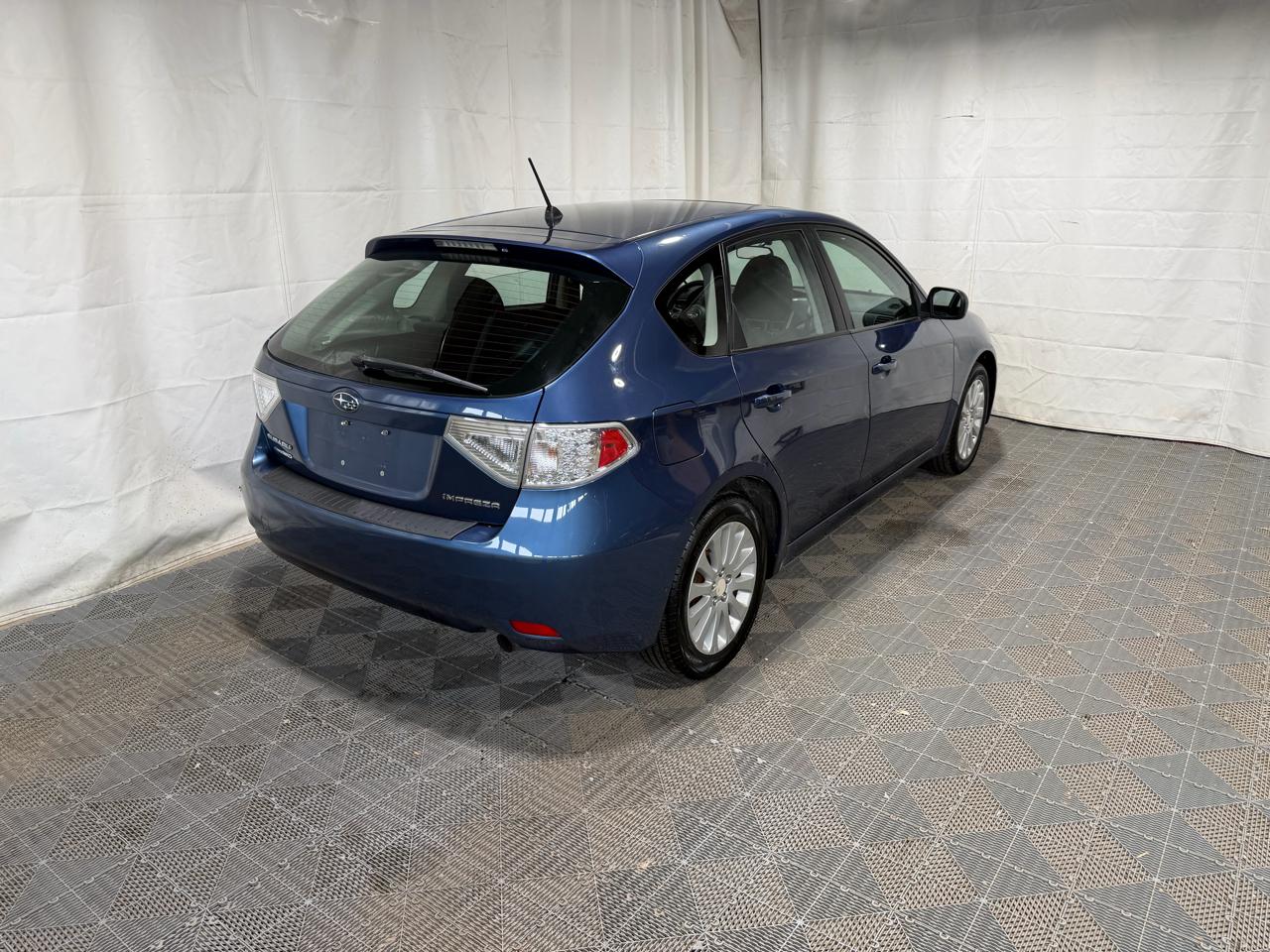 Subaru Impreza Wagon 5dr Man 2.5i Premium w/Pwr Moonroof Value Pkg 2011