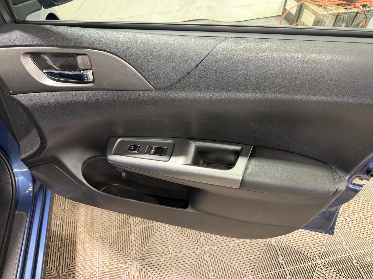 Subaru Impreza Wagon 5dr Man 2.5i Premium w/Pwr Moonroof Value Pkg 2011
