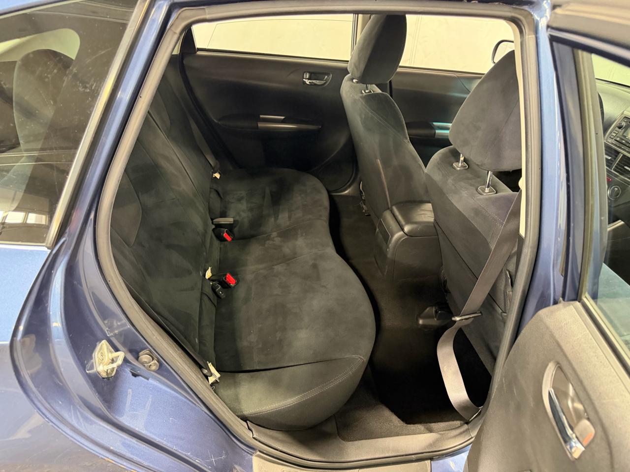 Subaru Impreza Wagon 5dr Man 2.5i Premium w/Pwr Moonroof Value Pkg 2011