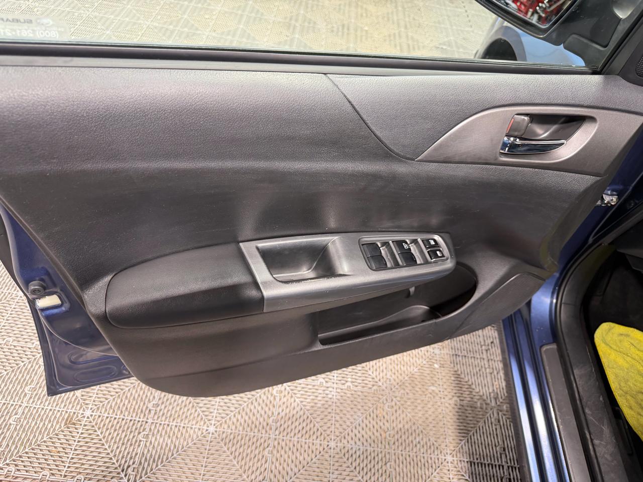 Subaru Impreza Wagon 5dr Man 2.5i Premium w/Pwr Moonroof Value Pkg 2011