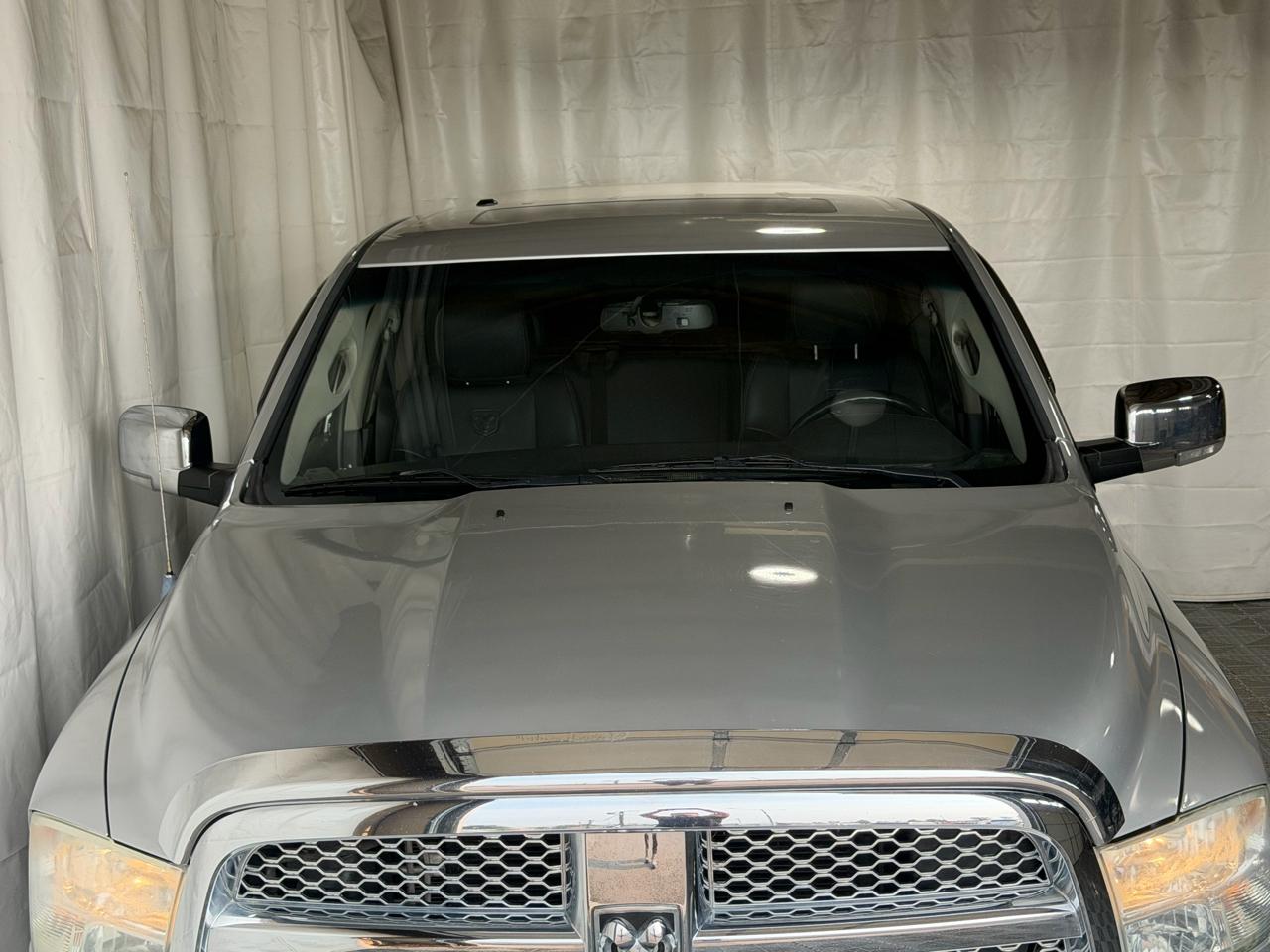 Dodge Ram 1500 4WD Quad Cab 140.5" Laramie 2010