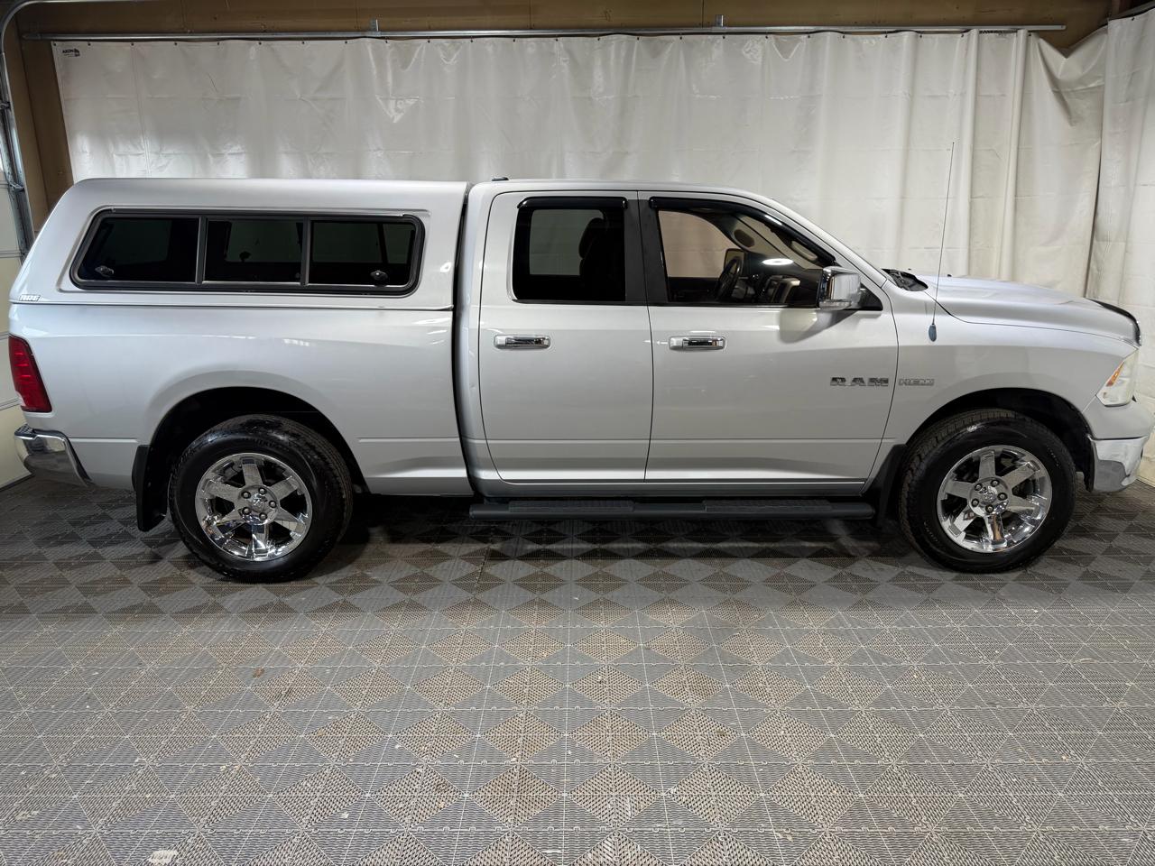 Dodge Ram 1500 4WD Quad Cab 140.5" Laramie 2010