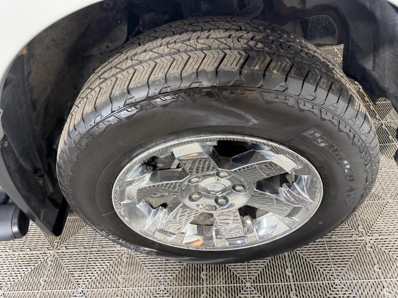 Dodge Ram 1500 4WD Quad Cab 140.5" Laramie 2010