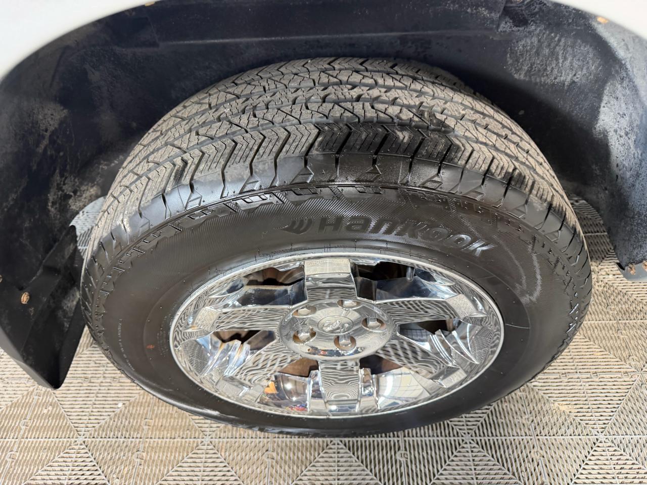 Dodge Ram 1500 4WD Quad Cab 140.5" Laramie 2010