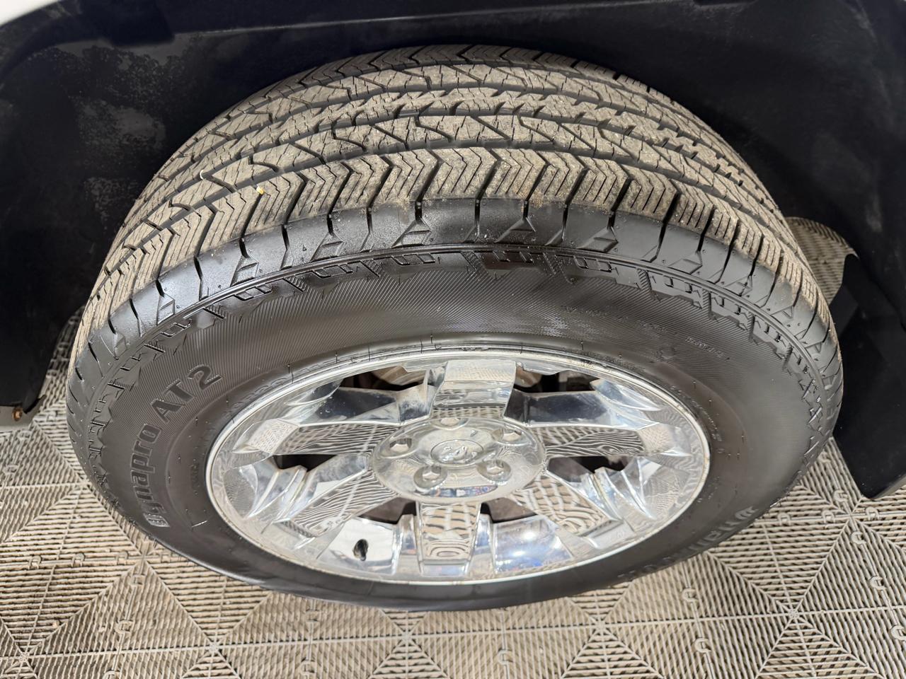 Dodge Ram 1500 4WD Quad Cab 140.5" Laramie 2010