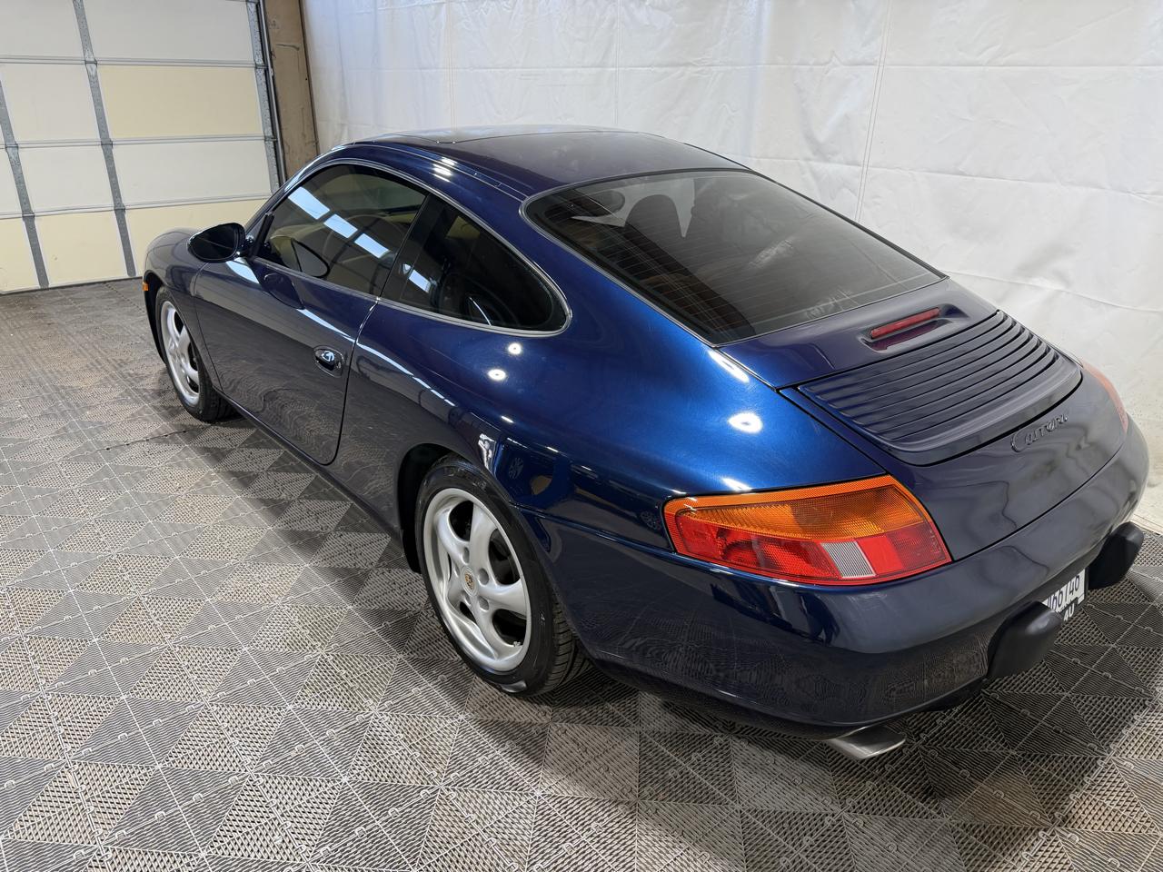 Porsche 911 Carrera 2dr Carrera Cpe 6-Spd Manual 1999