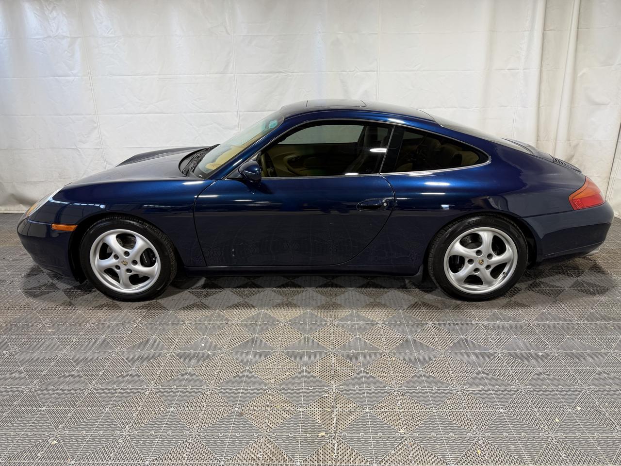 Porsche 911 Carrera 2dr Carrera Cpe 6-Spd Manual 1999