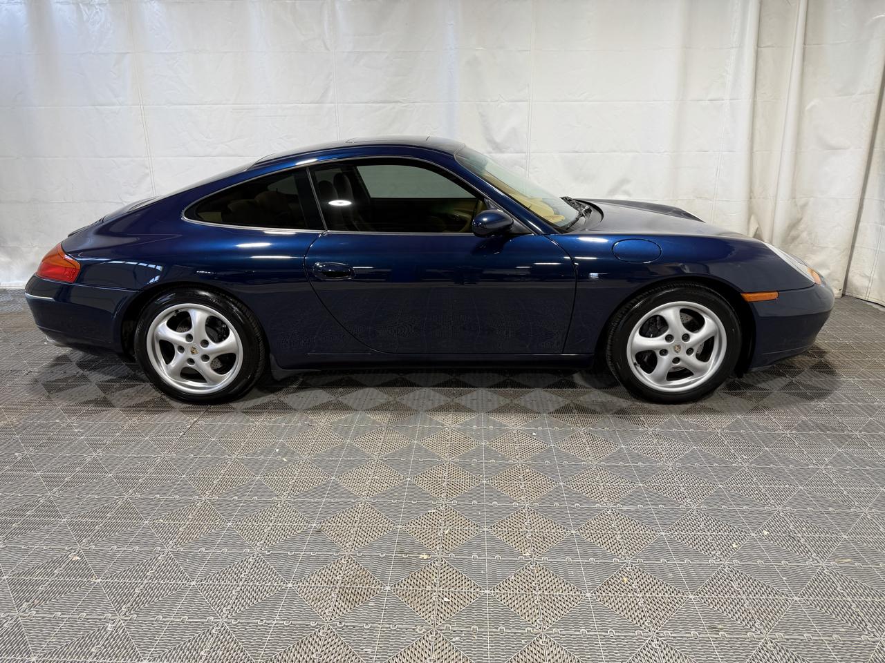 Porsche 911 Carrera 2dr Carrera Cpe 6-Spd Manual 1999
