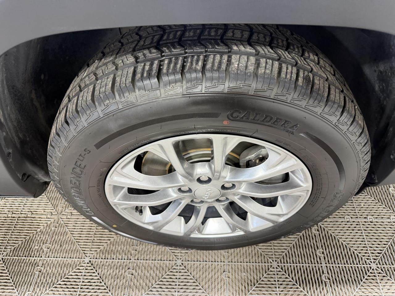 Jeep Cherokee Latitude Plus 4x4 2019