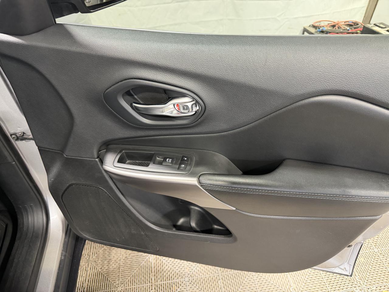 Jeep Cherokee Latitude Plus 4x4 2019