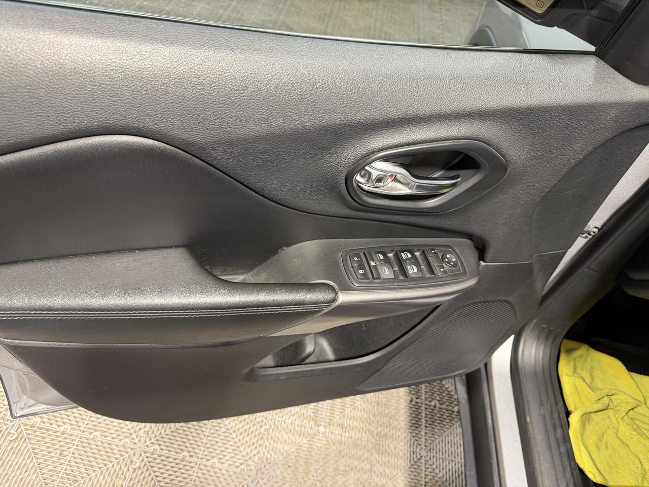 Jeep Cherokee Latitude Plus 4x4 2019