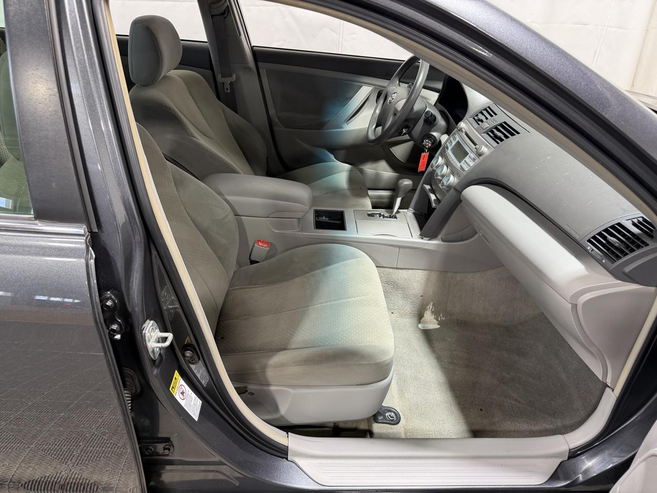 Toyota Camry 4dr Sdn I4 Auto XLE (Natl) 2007