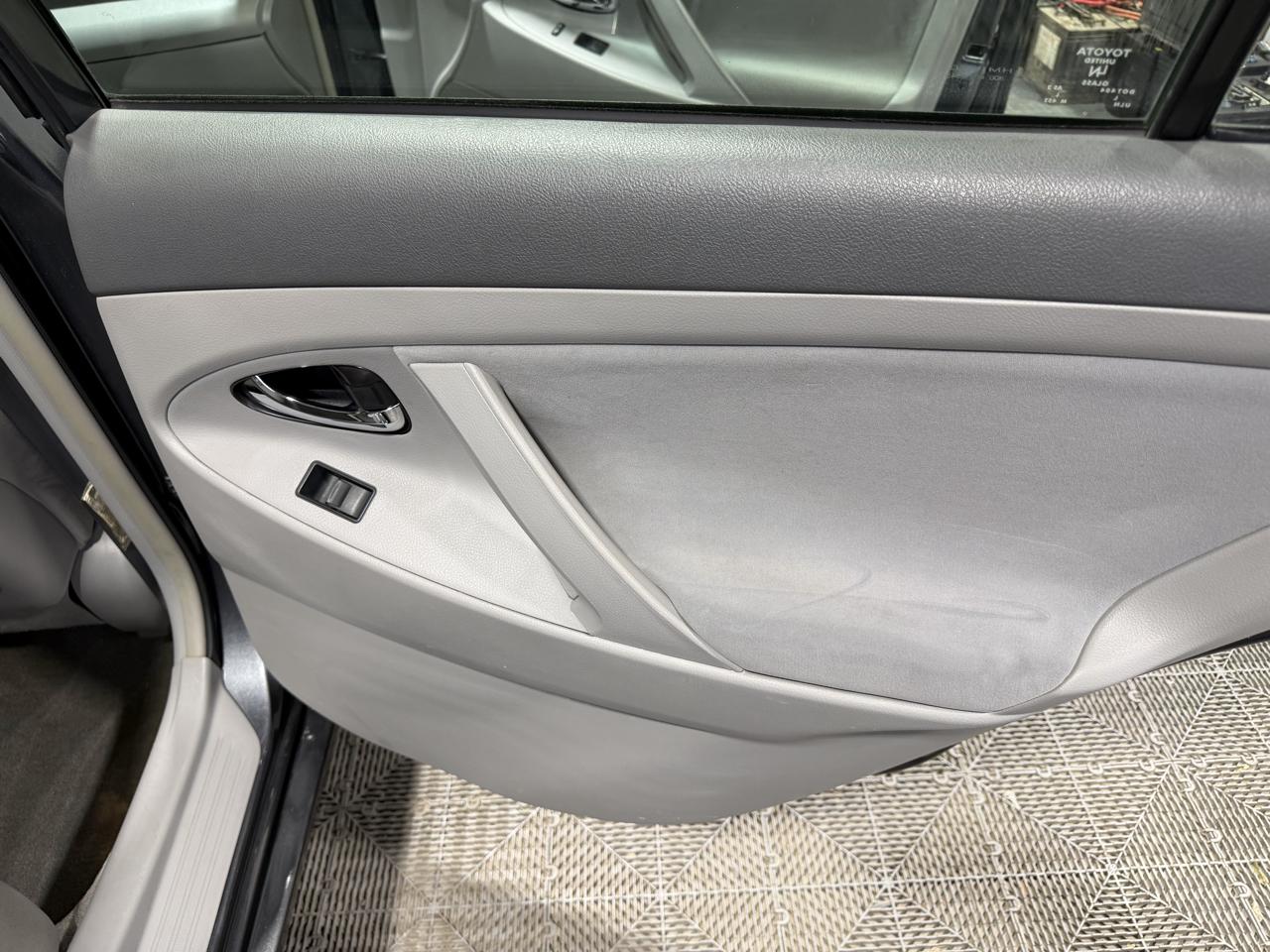 Toyota Camry 4dr Sdn I4 Auto XLE (Natl) 2007