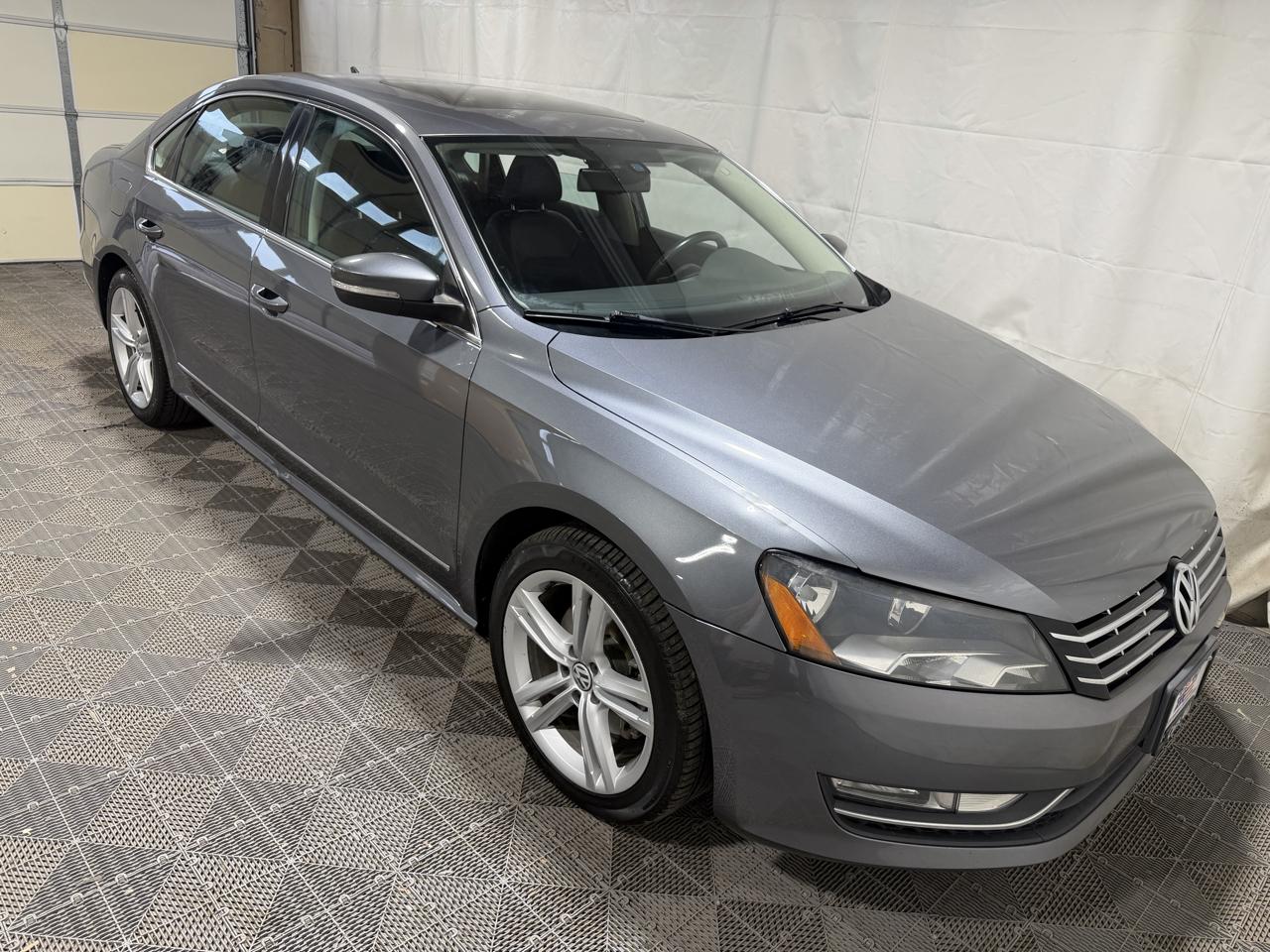 Volkswagen Passat 4dr Sdn 2.0L DSG TDI SEL Premium 2013